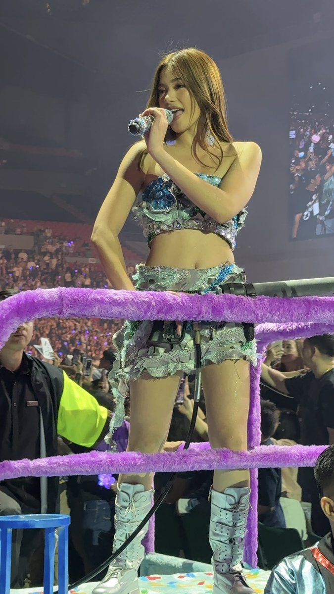 LOOK AT HER!!!