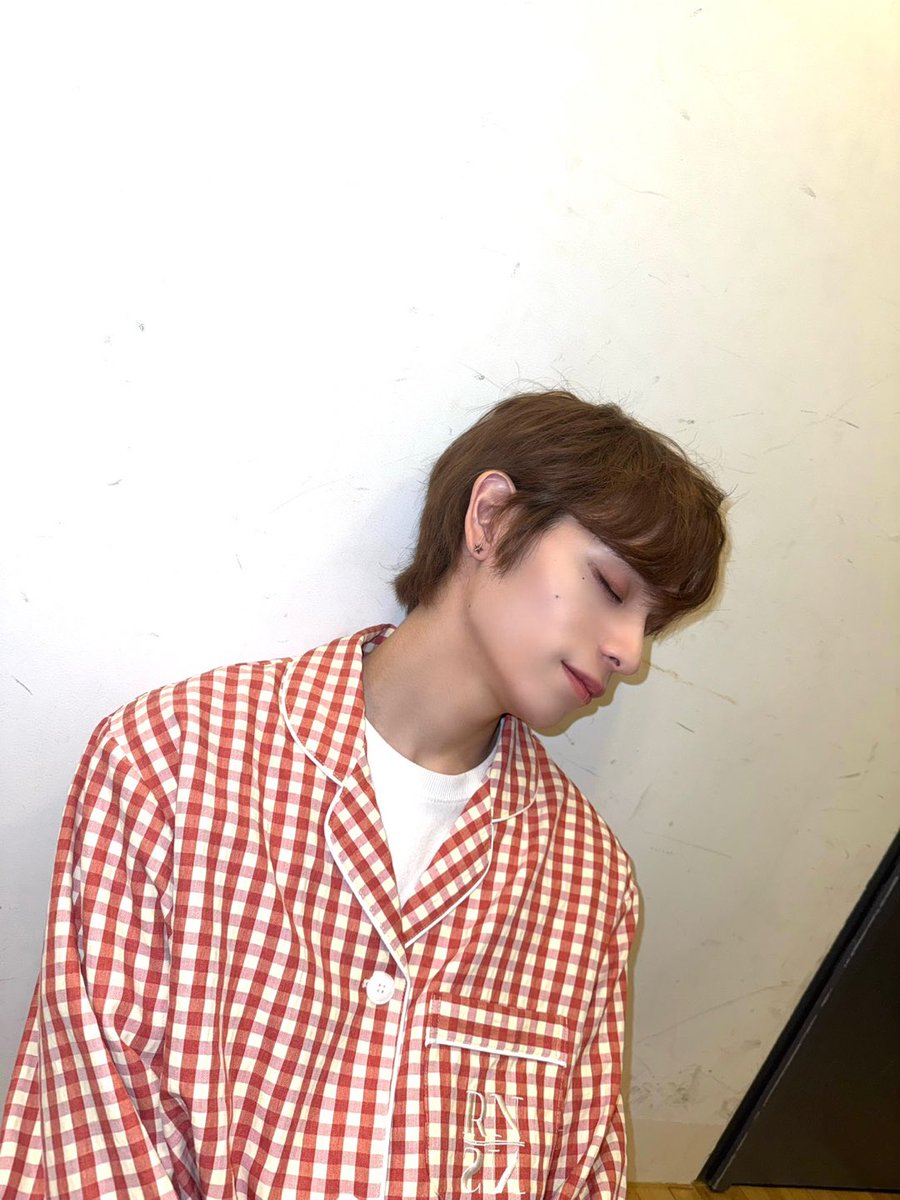 XLOV_official's tweet photo. [📸]

250209 팬사인회

😴🛌💤💭🩵

#XLOV #엑스러브 #HARU #하루   
#Imma_Be #XLOV_Imma_Be https://t.co/Cq52GoBbMJ