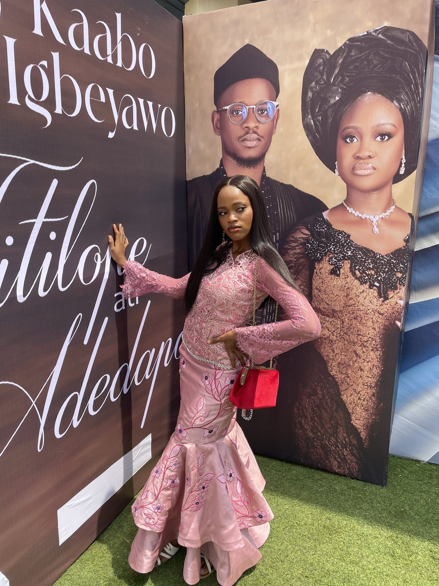 AdetounBamgbade's tweet photo. Part 2 babybbb ❤️🩷💜.
Outfit designed by me- @AdetounDesign https://t.co/a07WunNrHB