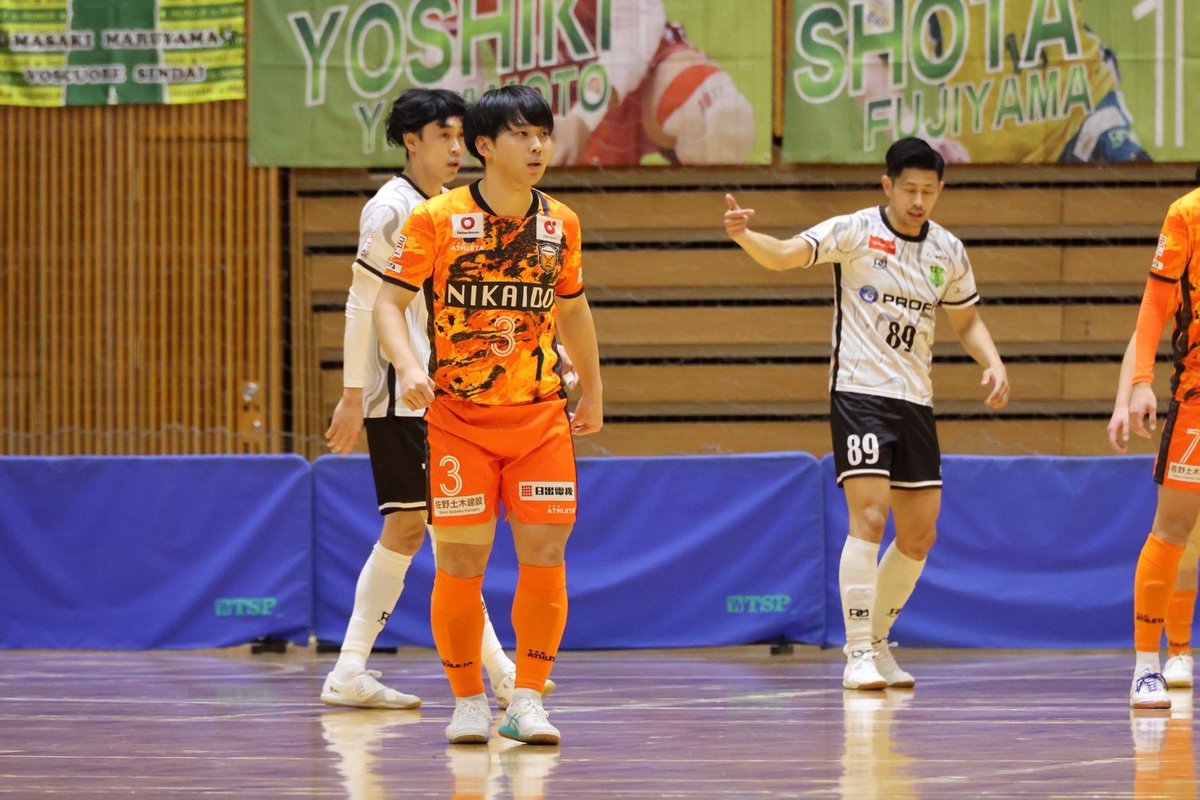 used8ura3kih11's tweet photo. vs ヴォスクオーレ仙台

2-1勝利！

メンバー入り7名、フィールド5名！

久々の勝利で、最高！🔥
大分でパブリックビューイングを盛り上げてくれていた仲間も含め全員での勝利！

これにて、シーズン終了！

1年を通して、応援いただいた皆様に感謝！

ありがとうございました！

#これもフットサル https://t.co/yKpwG3Vymf