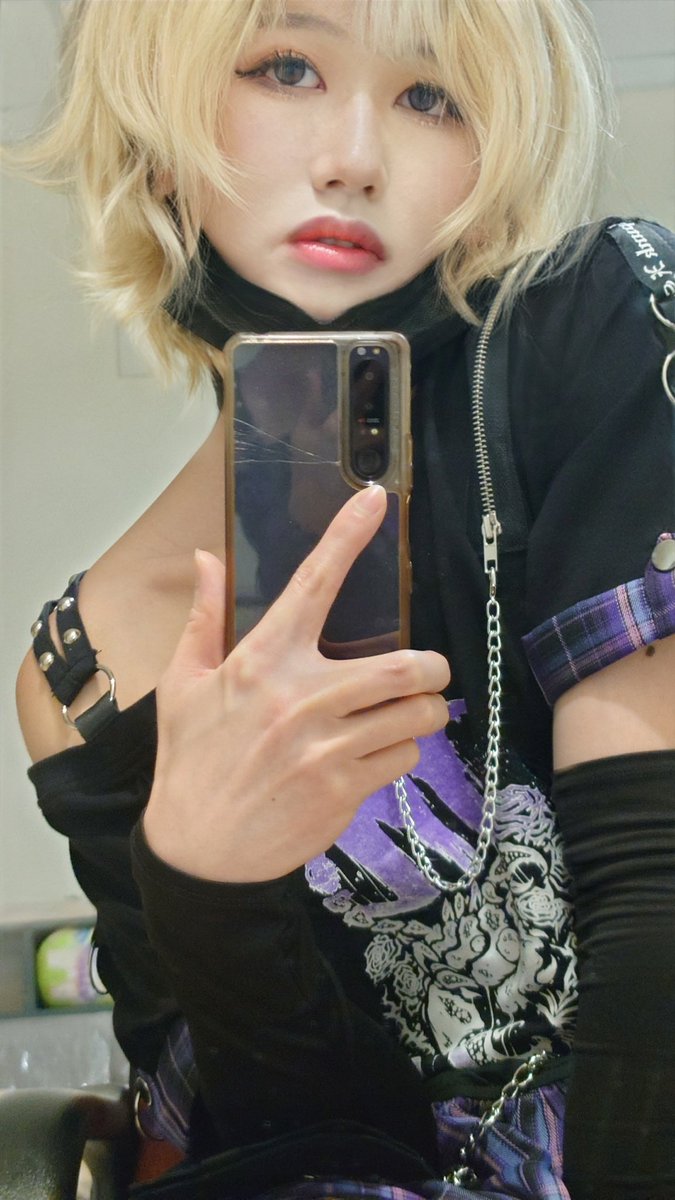 叮咚叮咚~我回來了(⁠人⁠*⁠´⁠∀⁠｀⁠)⁠｡⁠*ﾟ⁠+
有人想我嘛 還甚至出現戒斷症狀了ㄋ😆
近期為了多把握時間 所以減少了活網率
像是最近就去了FF跟動漫展
一個沒去過 一個超久沒去🥴
這件就是在漫展完全忍不住下手的w
到底為啥展場裡面會有賣小裙子啦
(SO WORTH IT🗣️🔥
#男の娘 #偽娘 #女装男子