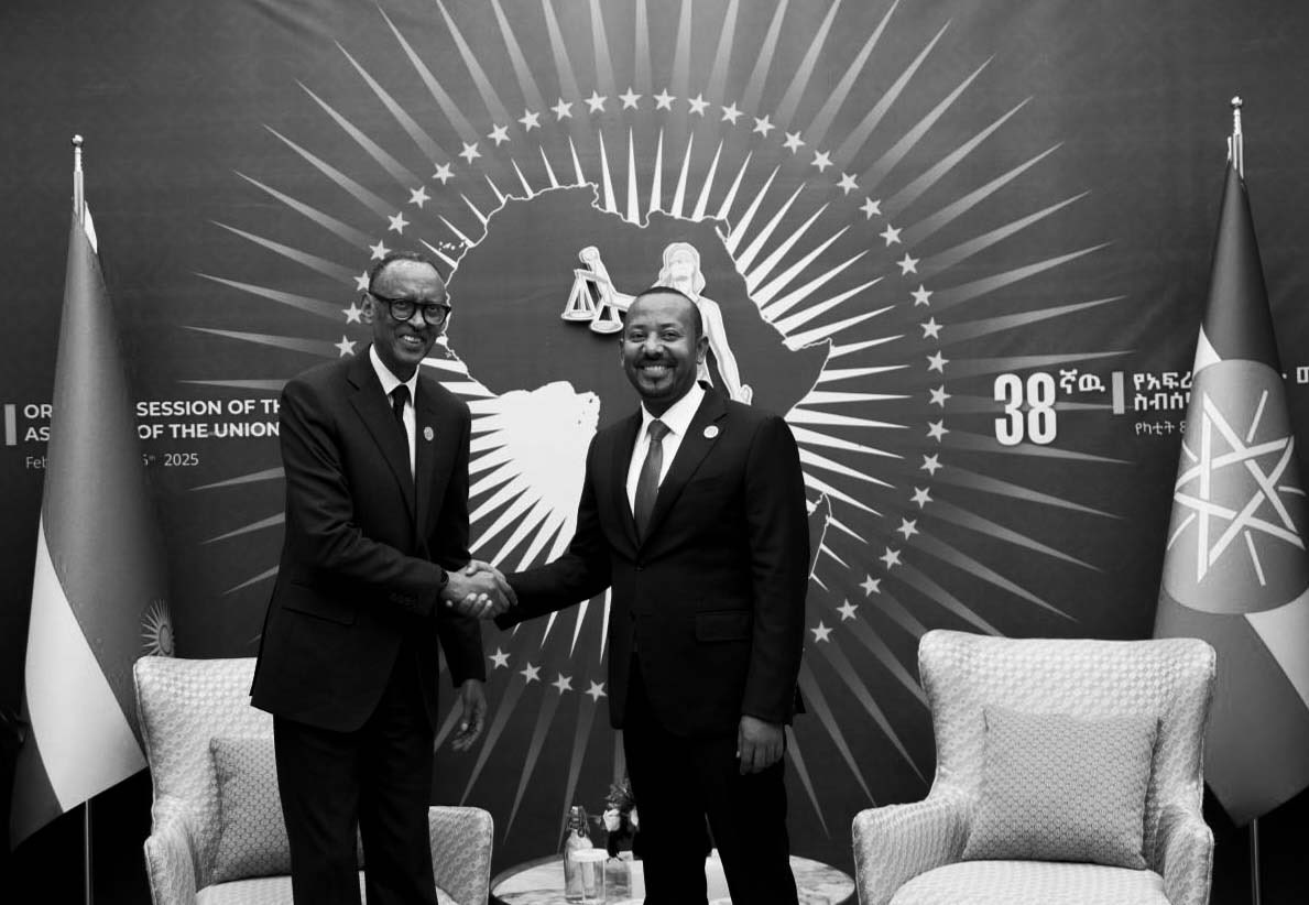 Presidency | Rwanda (@urugwirovillage) on Twitter photo Today in Addis Ababa, President Kagame held a productive meeting with Prime Minister <a href="/AbiyAhmedAli/">Abiy Ahmed Ali 🇪🇹</a> of Ethiopia on the sidelines of the #AUSummit2025. They engaged in discussions focused on strengthening bilateral partnerships across key development sectors, with the aim of Today in Addis Ababa, President Kagame held a productive meeting with Prime Minister <a href="/AbiyAhmedAli/">Abiy Ahmed Ali 🇪🇹</a> of Ethiopia on the sidelines of the #AUSummit2025. They engaged in discussions focused on strengthening bilateral partnerships across key development sectors, with the aim of