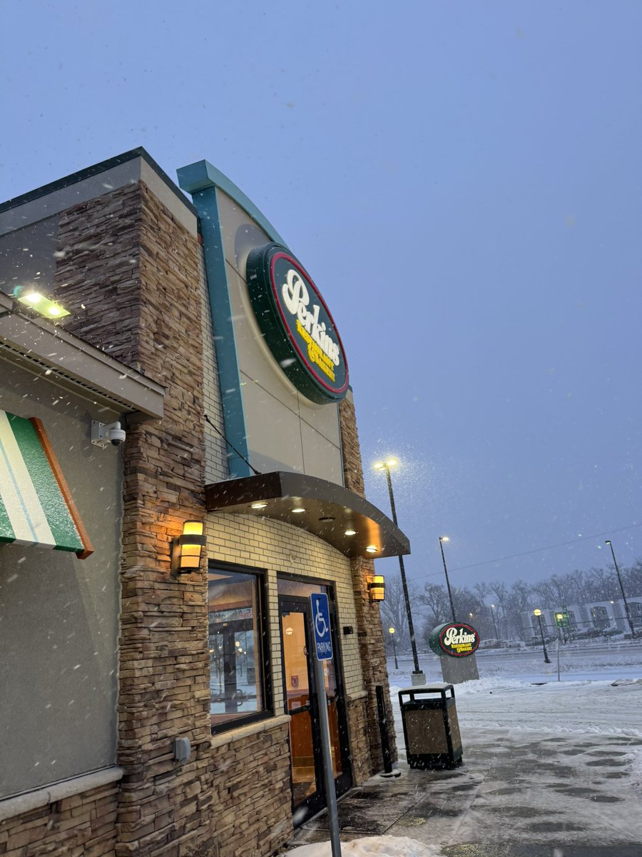 RodriCar2004's tweet photo. Fantasy football punishment day. 24 hour Perkins challenge, each pancake eaten is -1hr. Goal is to be out by 2 got here at 7:11. I’ll update yall with a thread of pancakes eaten https://t.co/CPsr8bNGTv