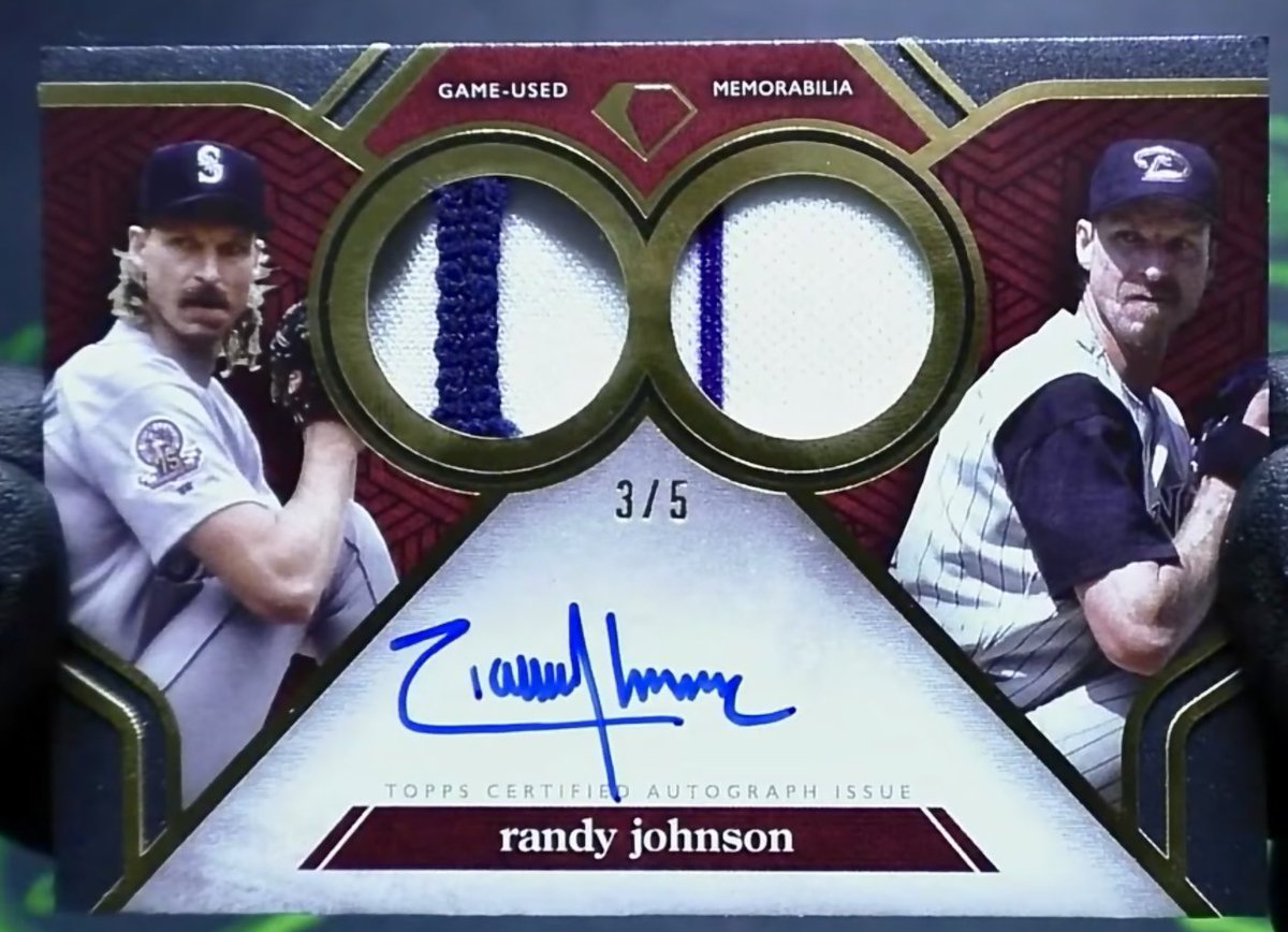 rikusada331's tweet image. 2024 TOPPS DIAMOND ICONS

エモいカード❗️
レリック無い方が良かったかも🤔

個人的に80〜00年代の選手はマダックスやランジョンを筆頭に投手の方が好き！
打者はねぇ...
まあ引けたら嬉しい選手も多いのですが

#randyjohnson