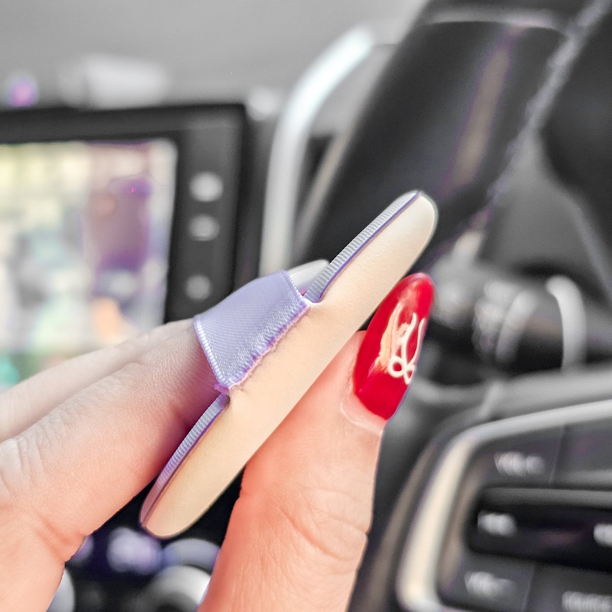 ไปอยู่ไหนมาเนี่ย beWiLD ทำคุชชั่นจึ้งมากแกรร! ในราคา 300฿ ให้งานผิวสวยน้ำตาไหลขนาดนี้🥹✨️ อากาศร้อนๆแบบนี้ยังช่วยคุมมันได้ ปดปิดดี ไม่หยาระหว่างวัน แอบกระซิบว่ากันเหงื่อดีด้วย

ปล.แอบให้คะแนนแพคเกจ เก็บดีเทลดีมาก ดูความใส่ใจตรงสตก.กระจก น่ารักใจเหลว💗