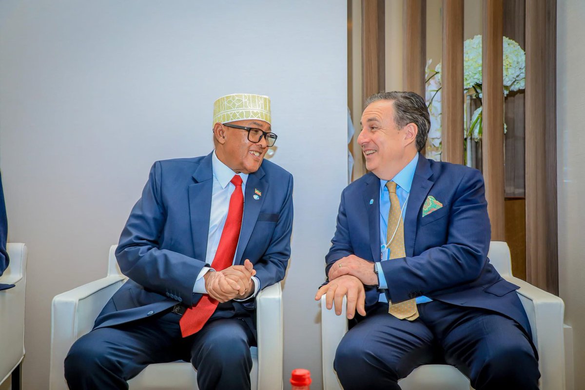 Mohamed Jaaj (@mohamed_jaaj) on Twitter photo H.E @Cabdirahmanirro met with CNN master journalist John Defterios, expressing his gratitude for the airtime interview opportunity during the World Governments submit held in the UAE. Irro seems to have dominated the minutes expressing <a href="/Somaliland/">Somaliland</a>'s desire to attract global trade H.E @Cabdirahmanirro met with CNN master journalist John Defterios, expressing his gratitude for the airtime interview opportunity during the World Governments submit held in the UAE. Irro seems to have dominated the minutes expressing <a href="/Somaliland/">Somaliland</a>'s desire to attract global trade