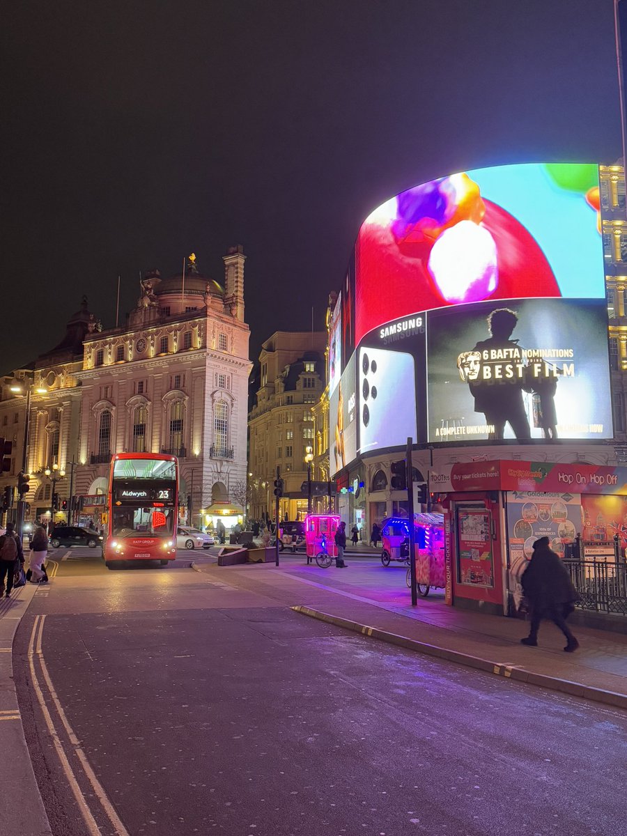 FranJJR87's tweet photo. Hello London!🇬🇧

#Parliament #PalaceOfWestminster #Bigben #Thames #PiccadillyCircus #WestEnd #SomersetHouse #StPaul #RoyalExchange #BankJunction #Westminster #CityOfLondon #London #UnitedKingdom #UK https://t.co/0sflixR4Jl