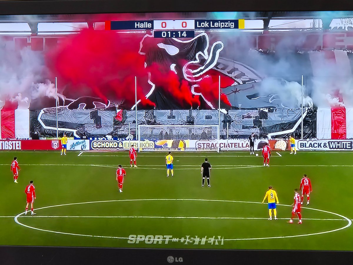 Ernst gemeinte Frage: Was soll das sein?
#HFCLOK #choreoaufwishbestellt