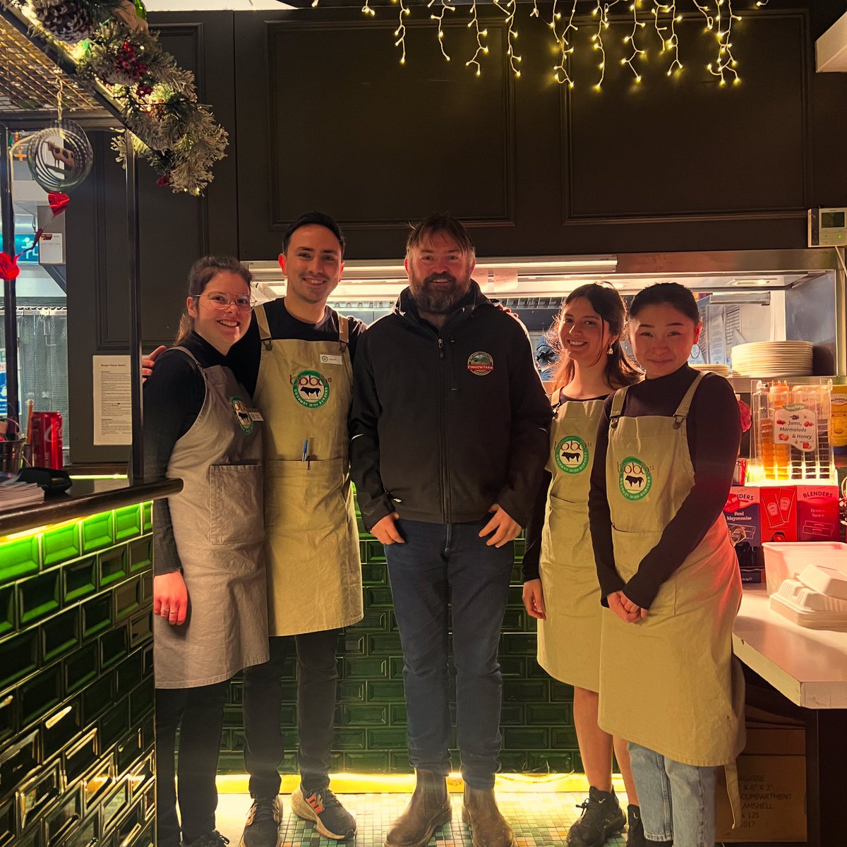 ❤️Proud to partner with Finnow Farm from Co. Cork to serve our Organic Wagyu Beef Burger—100% pure meat with no additives, and Halal-certified. Thank you, Conor!🤝