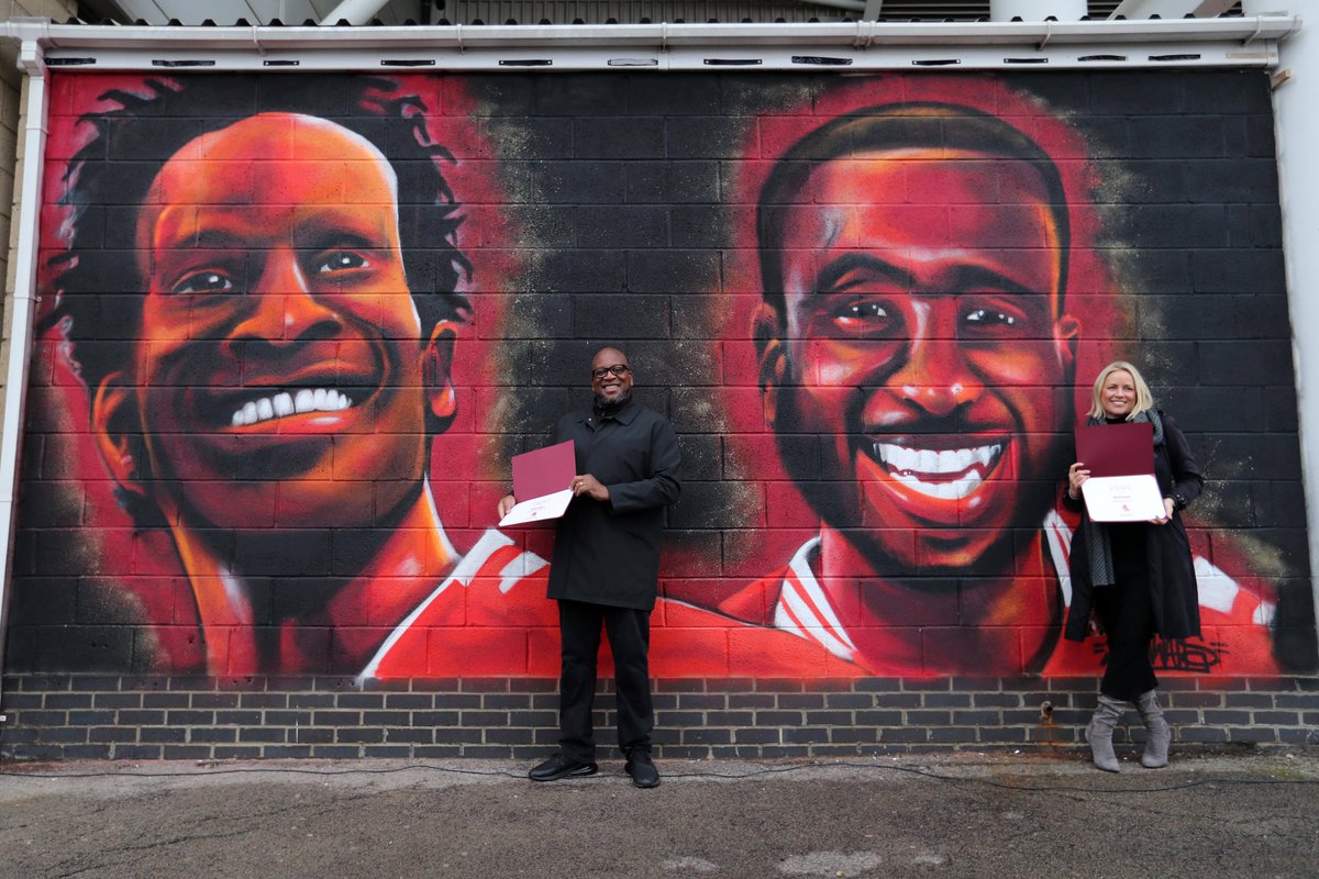 A heartfelt tribute ❤️

We were joined by family members of Ugo Ehiogu and Sol Bamba today to unveil a new mural at the Riverside.

The mural was created by local artist Dan Walls and is located towards the South West corner of the stadium.