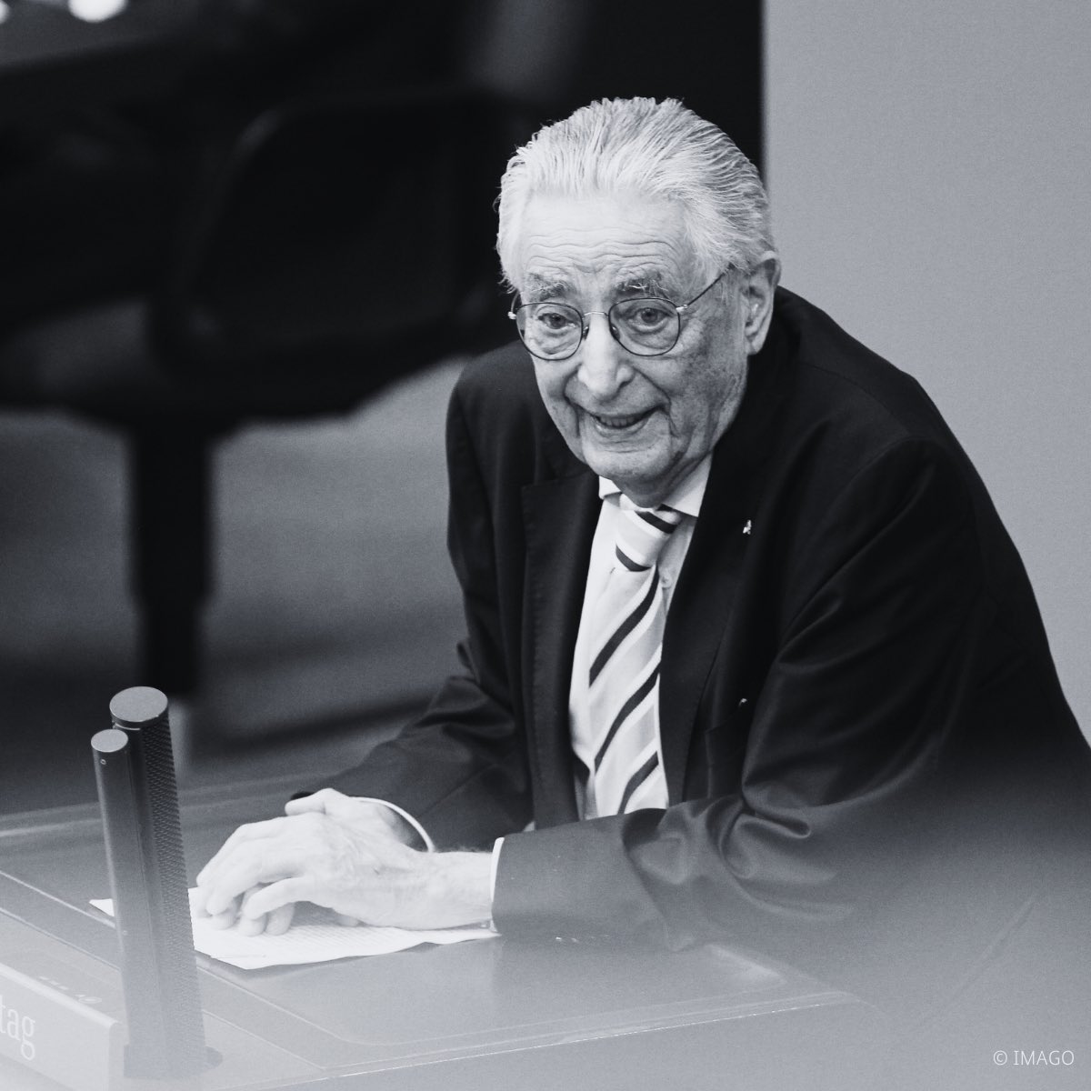 Mit Gerhart Baum verliert unser Land einen großen Liberalen und engagierten Demokraten, der keine Auseinandersetzung scheute. Bis zuletzt hat er sich klug zu Wort gemeldet und sich um Deutschland verdient gemacht. Meine Gedanken sind bei seinen Angehörigen und Freunden.