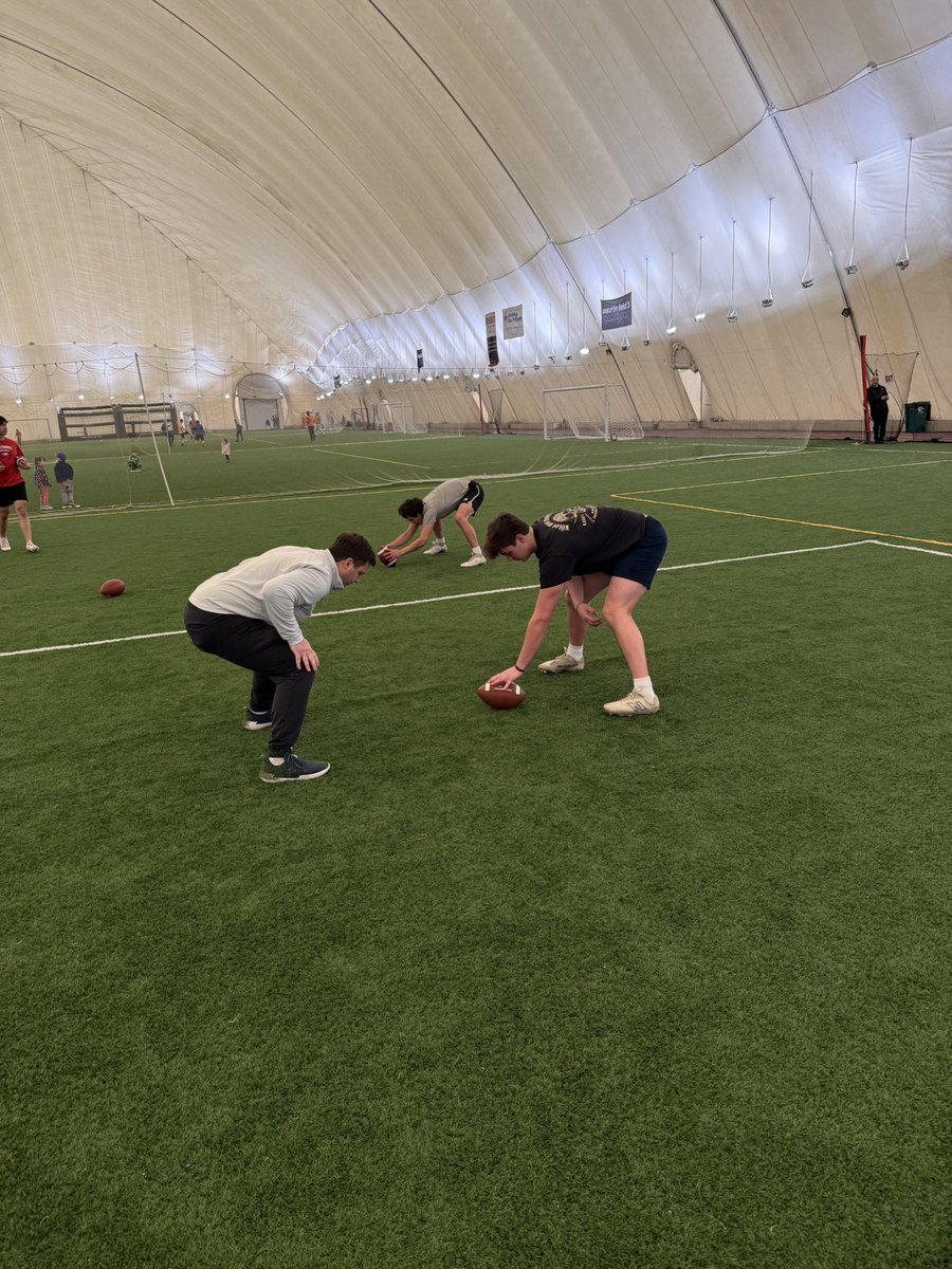 alexbrbg's tweet image. We are back at the Danbury dome tomorrow/Sunday at 1 pm! Looks like cold rain outside but perfect weather inside. DM me if you haven’t joined us yet and want to check it out @BobDecker49 @brendancahill_ @JuiceWa45 @Gracelhorton