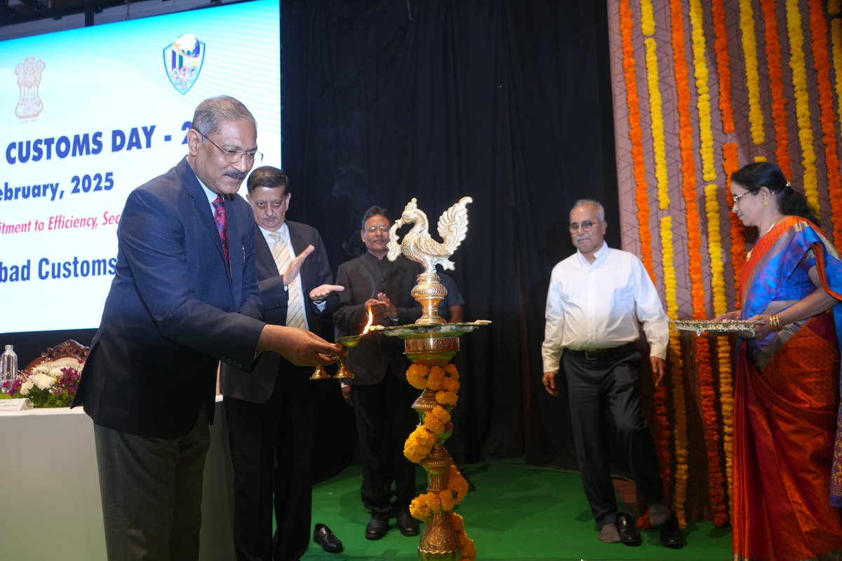 Hyderabad Customs tweet media