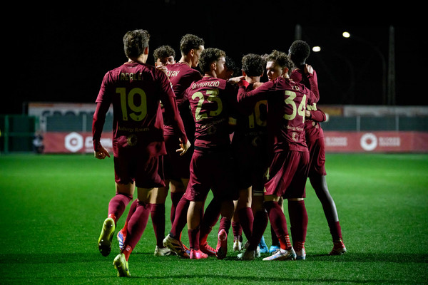 LAROMA24's tweet photo. 🏆 #Primavera1, #SampdoriaRoma: le formazioni ufficiali 📋
🧤 #Marcaccini in porta, #Graziani alle spalle di #Marazzotti e #Misitano 👥
➡️ https://t.co/YFm8AuEHiC
#RomaPrimavera #ASRoma https://t.co/hmd162b6P3