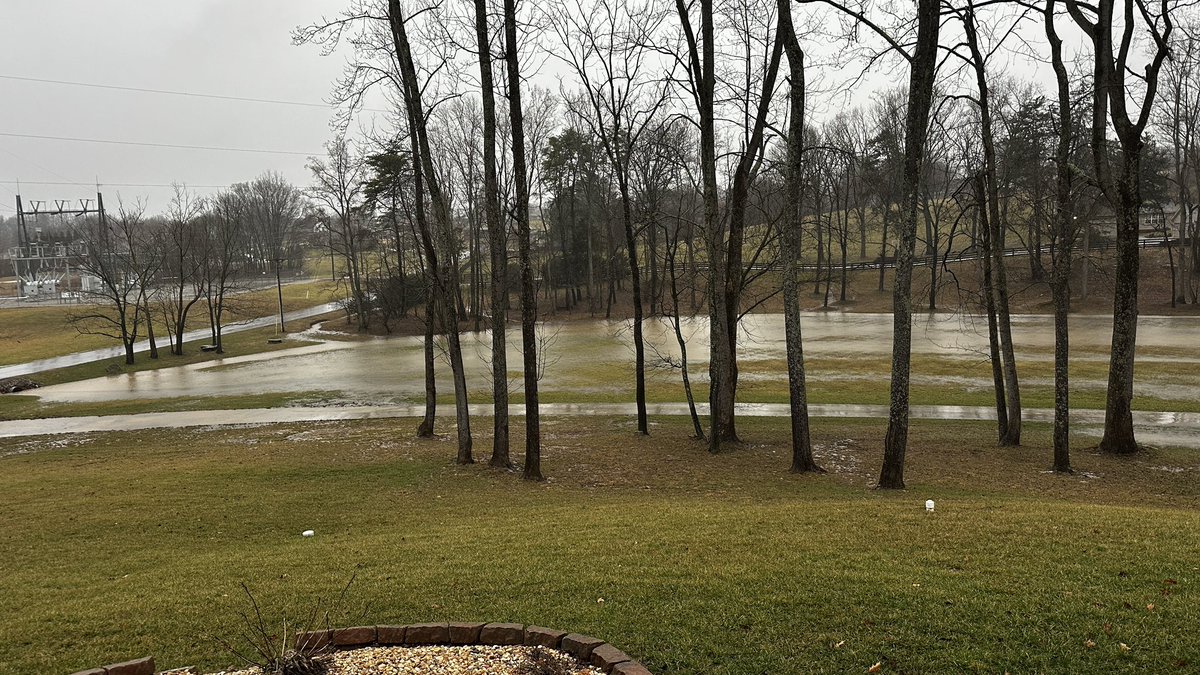Kymomma23's tweet photo. We have lots of flooding right now. Our creek is over its banks and our field is filling quickly #somersetky https://t.co/UNF64ciVOK