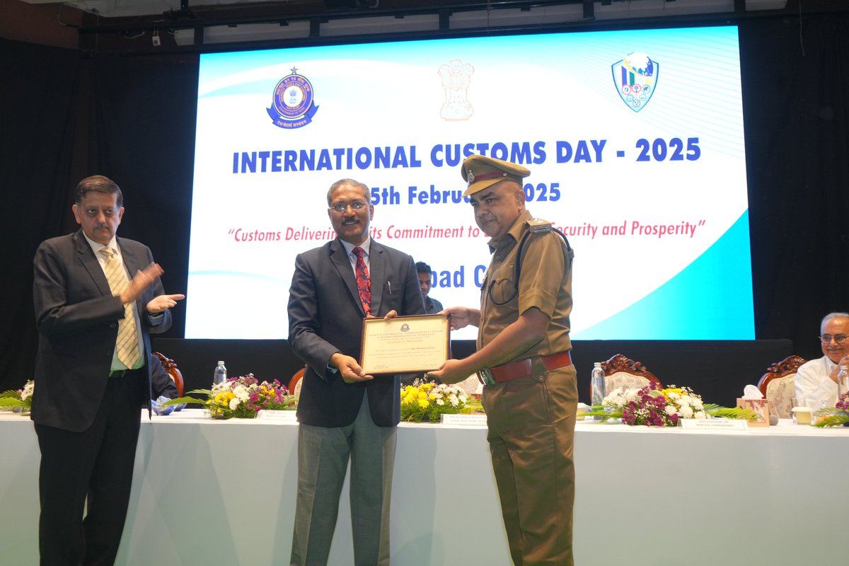 Hyderabad Customs tweet media