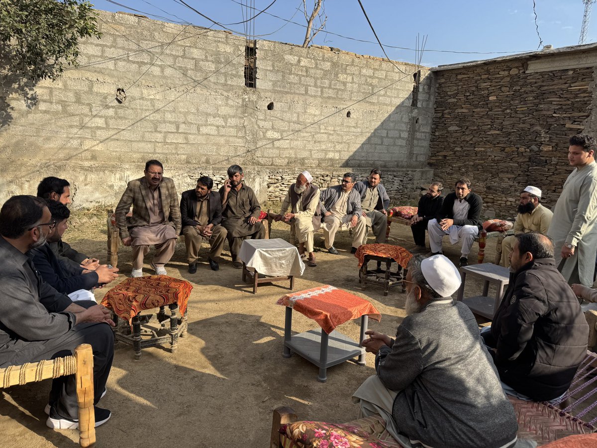 JunaidAkbarMNA's tweet image. صوبائی صدر جنید اکبر خان کی 26 نومبر کیس میں رہائی پانے والے پی ٹی آئی کارکنان سرفراز خان، شایان اور نجب کے رہاشگاہ آمد۔
پاکستان تحریک انصاف اِن  کے عزم و ہمت کو خراج تحسین پیش کرتی ہیں۔