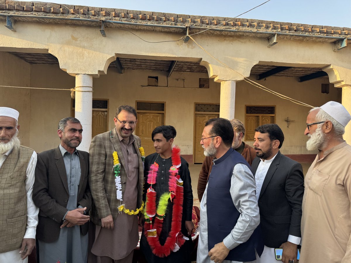 JunaidAkbarMNA's tweet image. صوبائی صدر جنید اکبر خان کی 26 نومبر کیس میں رہائی پانے والے پی ٹی آئی کارکنان سرفراز خان، شایان اور نجب کے رہاشگاہ آمد۔
پاکستان تحریک انصاف اِن  کے عزم و ہمت کو خراج تحسین پیش کرتی ہیں۔