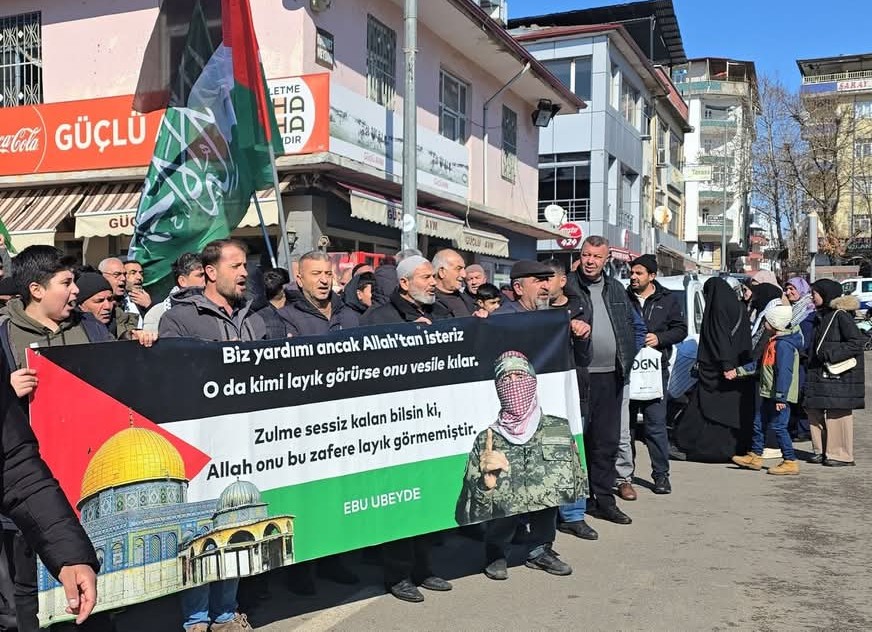 agdkarakocan's tweet photo. 🌙 "Tek bir göçümüz olacak; o da Kudüs'e!" sloganıyla bugün saat 12.00'de #Karakoçan meydanındaydık. #Gaza kazanacak!
🔻 "No migration expect to Jerusalem.
لا هجرة إلا للقدس
#Erbakan #GazaGenocide #Palestine #IslamicView #TuerkiyeYuezyılı https://t.co/wfKZjUOwVT