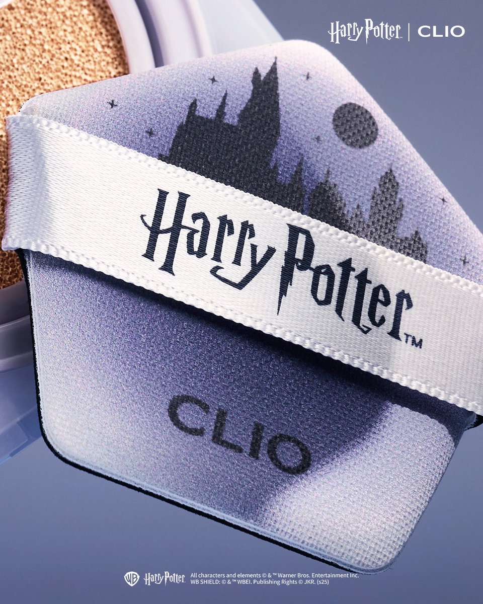 official_CLIO's tweet photo. NEW 𝐇𝐚𝐫𝐫𝐲 𝐏𝐨𝐭𝐭𝐞𝐫 | 𝐂𝐋𝐈𝐎

해리포터와 클리오의 마법같은 콜라보레이션
2025.03 𝐂𝐎𝐌𝐈𝐍𝐆 𝐒𝐎𝐎𝐍

#클리오 #CLIO 
#HarryPotter #HarryPotterStyle #HarryPotterxCLIO https://t.co/irNDnoXv6u