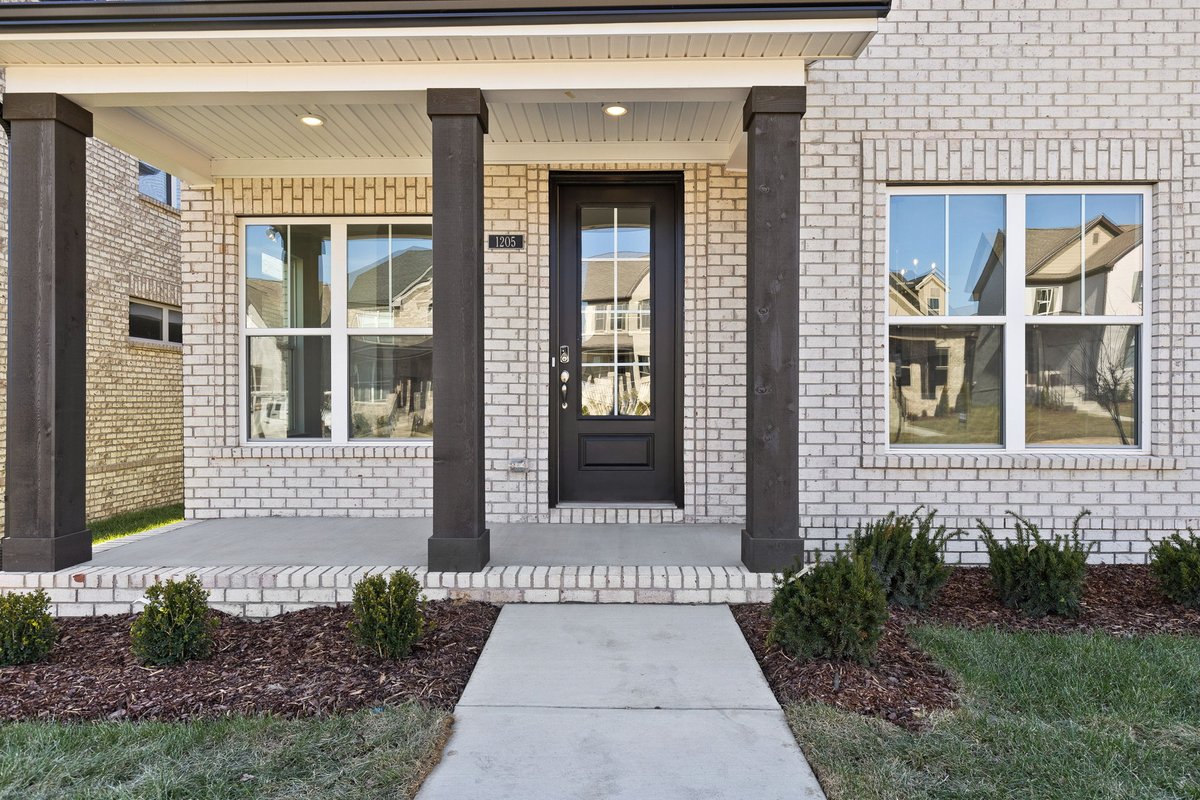 Offering adorable row homes, villa homes, and traditional single-family, there is always a perfect match for you this Valentine's weekend 🏘️🤍 1158 Kennesaw Blvd is our model address, see for yourself!