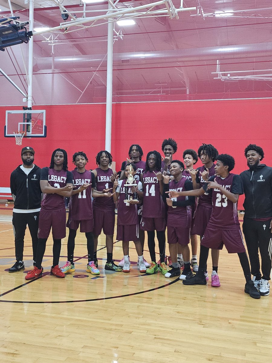 LSSSTitans's tweet image. MS @MbbTitans will be in action as the TCSAAL Middle School Boys tournament gets underway later today! 

Semifinal 
3:30 PM  Titans 🆚️ St. Anthony

7:00 PM Championship Final 🏆

#FinishIt #WinState🏆