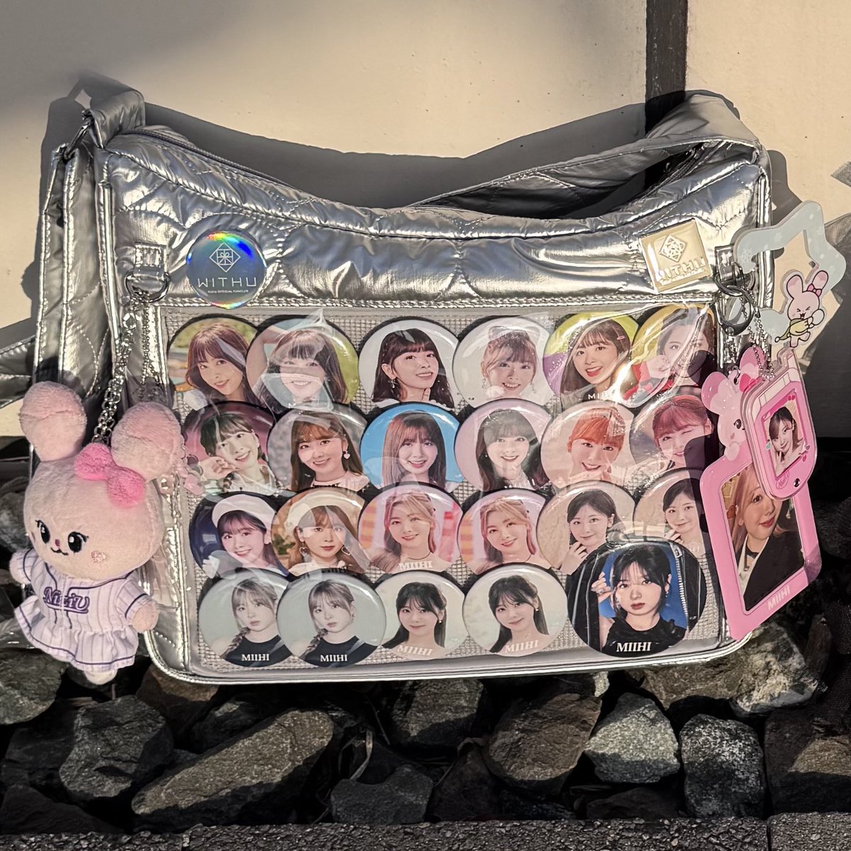 RR_kanna_m's tweet photo. Niziuのライブ行ってきたー✨✨
最高すぎたよー💧
みんなだいすき🥹❤︎.*
素敵な時間をありがとう🍀
#痛バ #Niziu #AWAKEtour https://t.co/51EJaT33CD