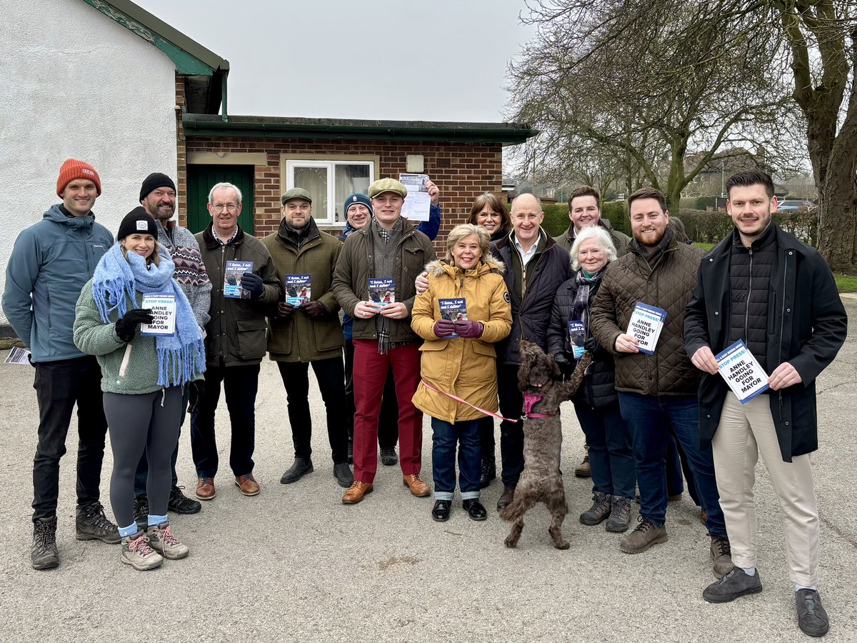 We’re wrapped up warm and out in force with our Hull &amp; East Yorkshire mayoral candidate Anne Handley 🥶💪 

#VoteConservative 🗳️