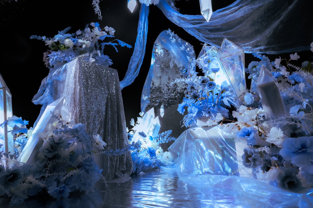 ✨️🪞루나룸 리뉴얼 완료🪞✨️

크리스탈과 새장+액자 배경으로 리뉴얼 되었습니다💙
크리스탈은 색상 변경 가능하며 더 자세한 사진은 링크 이동해주세요!

cafe.naver.com/green4swqv/431…