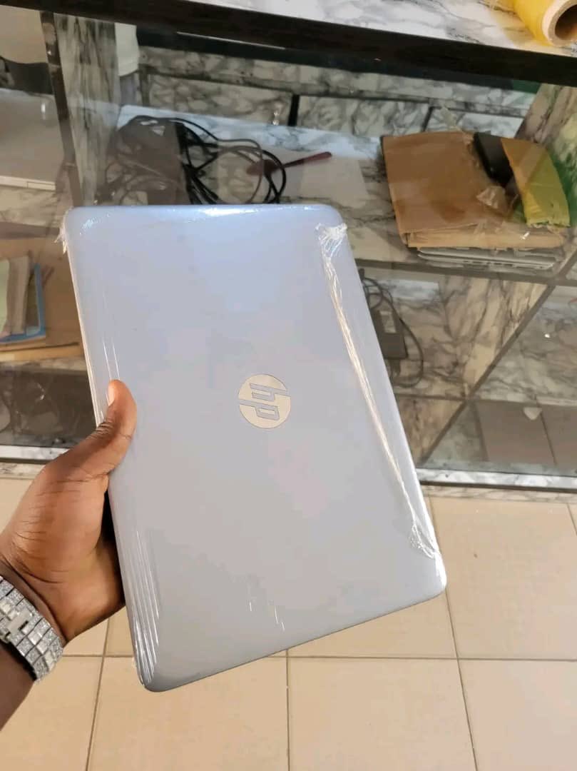 MaYoR oF Africa tweet media