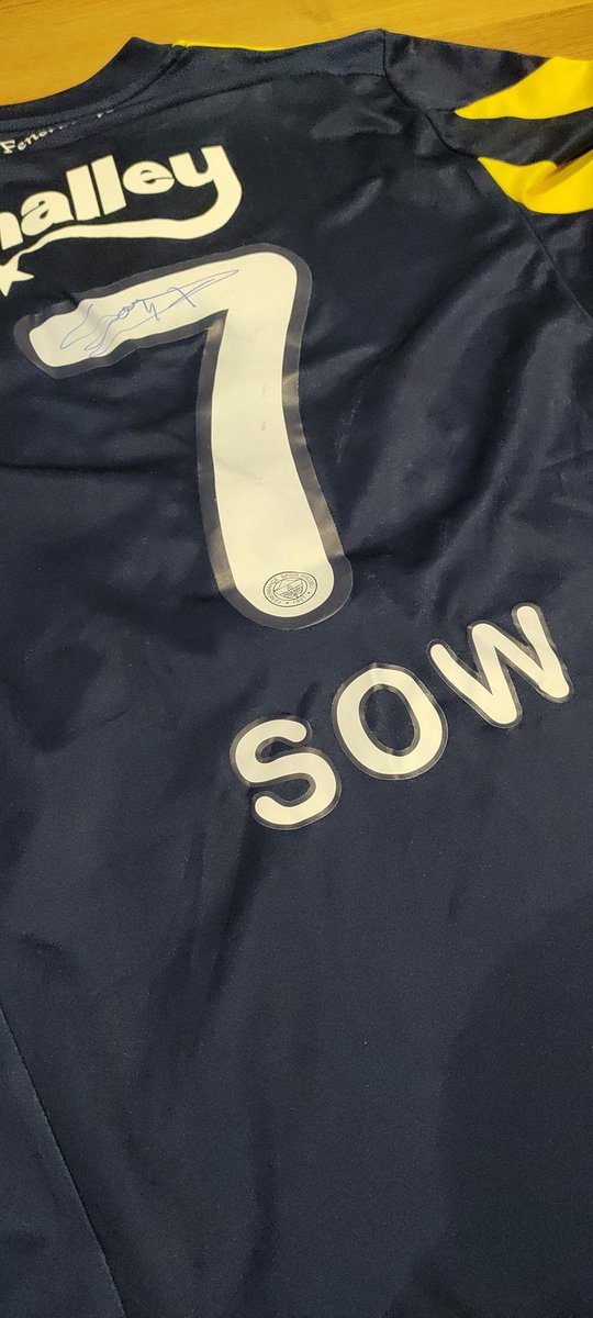 Quelle fantastique surprise ce jour de recevoir le maillot signé de Moussa Sow gagné sur Sport Faction !!!!😍

Merci Moussa <a href="/19Sow/">Moussa Sow Officiel</a>, <a href="/AdamFarouk85/">Adam Frk</a>, @SportFaction &amp; @blockchainYNWA 👍

Vraiment un super cadeau, maillot du <a href="/Fenerbahce/">Fenerbahçe SK</a>😍😍 

Top, hâte de voir la suite du projet!!!!
