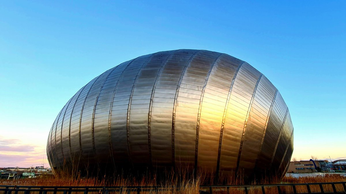is_glasgow's tweet photo. Glasgow's titanium-clad Imax Cinema, part of the Glasgow Science Centre, looking rather like a giant egg laid by some massive mechanical bird. Designed by Building Design Partnership (BDP), it was opened in 1999.
#glasgow #architecture #glasgowsciencecentre
#imaxcinema https://t.co/flObFj0jrr