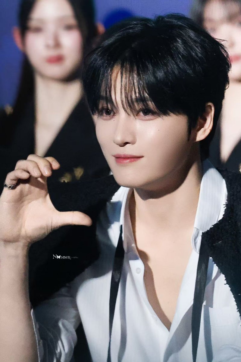 NUMBER_KJJ's tweet photo. 250215 HMA 

🫶🏻
 
@bornfreeonekiss ✨

#김재중 #재중 #KIMJAEJOONG
#JAEJOONG #ジェジュン #金在中
#HMA2024 #HMAdventure https://t.co/pbXylSCAt3