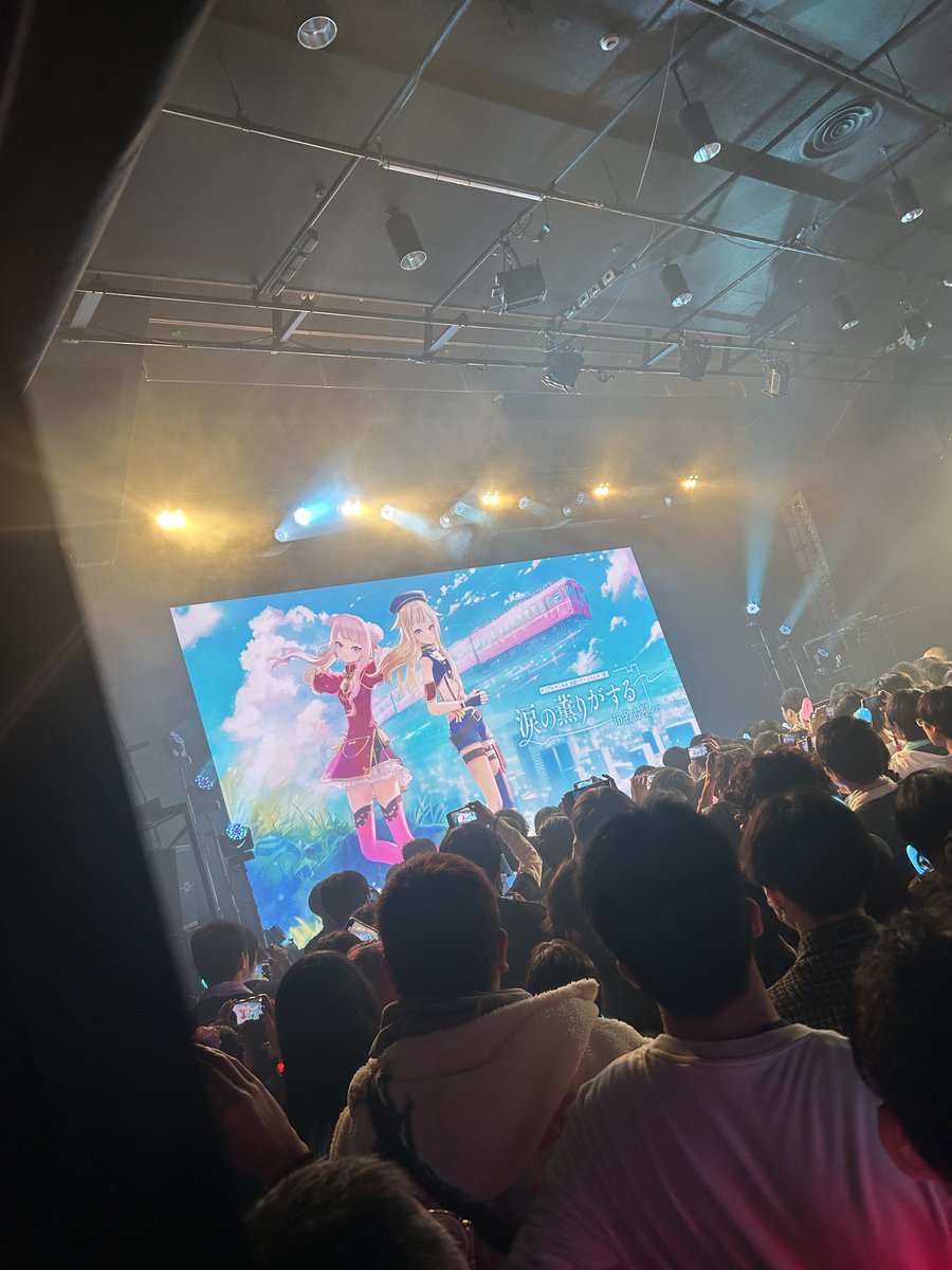 #ヒメヒナ全国ツアー西
めちゃくちゃ入口の壁の部分だったから心配してたけどヒメヒナの歌唱力化け物すぎて場所なんて関係なかった☺️
ずっと行きたいって思ってたから叶ってよかった😭次も絶対いく☺️