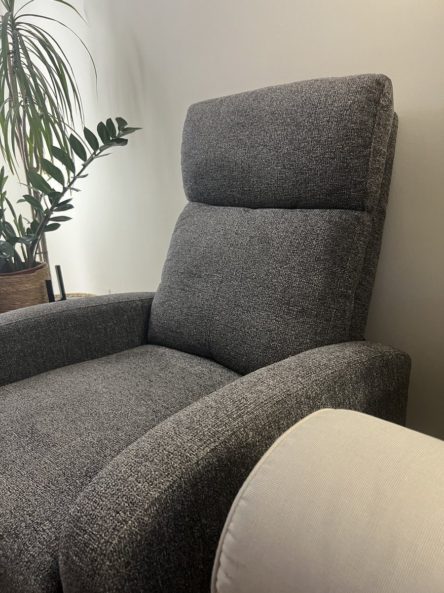 Cristina Giménez (@cgiro54) on Twitter photo He comprado en <a href="/Conforama_ES/">Conforama_España</a> por primera vez, seguramente la última. Compre un sillon, me notificaron fecha de entrega, no nos le entregaron ese dia, despues de reclamar me han entregado un sillon como gris claro y es gris oscuro. Espero respuesta de mi reclamacion He comprado en <a href="/Conforama_ES/">Conforama_España</a> por primera vez, seguramente la última. Compre un sillon, me notificaron fecha de entrega, no nos le entregaron ese dia, despues de reclamar me han entregado un sillon como gris claro y es gris oscuro. Espero respuesta de mi reclamacion