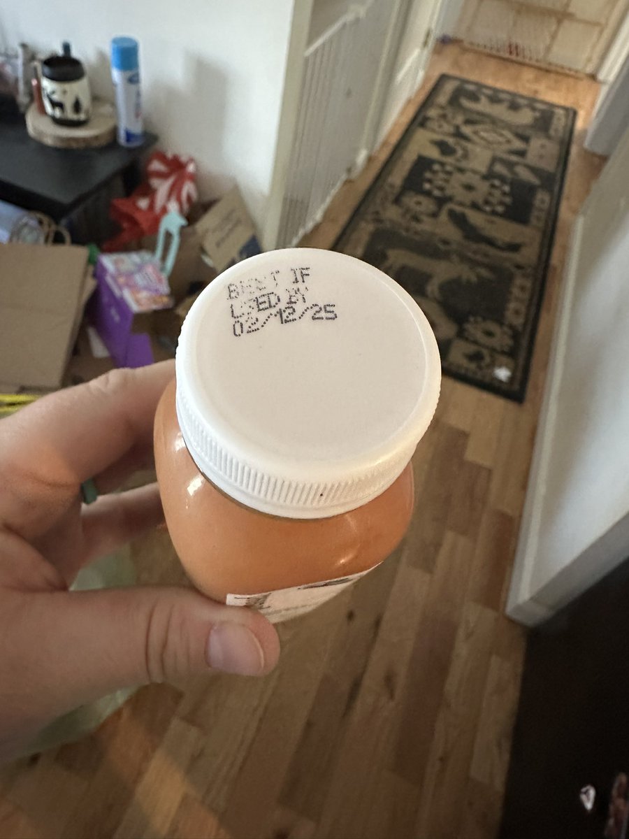 PennellAli's tweet photo. When you pick up your @Hannaford order on 2/14 but they give you expired products 🙃 https://t.co/7bWFco8rqE