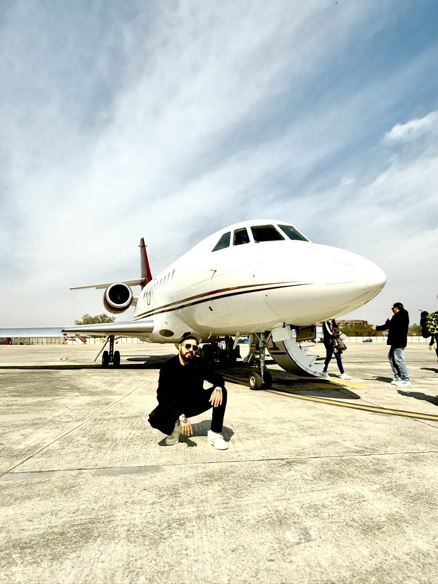King Mika Singh (@mikasingh) on Twitter photo Hello Vanakkam namaskaar <a href="/SukeshChan49554/">Sukesh Chandrashekhar</a>
Bade bhai you are so kind, ek private jet mujhe bhi dedo yar .. you are very rich and dildar, tau ek gift apke bhai ke liye bhi banta.. #SukeshChandrashekhar
God bless you
Jai mata di…
Regards Mika singh Hello Vanakkam namaskaar <a href="/SukeshChan49554/">Sukesh Chandrashekhar</a>
Bade bhai you are so kind, ek private jet mujhe bhi dedo yar .. you are very rich and dildar, tau ek gift apke bhai ke liye bhi banta.. #SukeshChandrashekhar
God bless you
Jai mata di…
Regards Mika singh