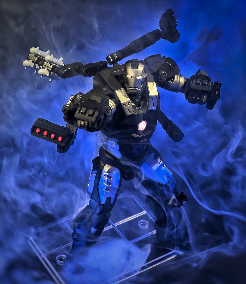 Give THIS guy his own movie! Armor Wars, baby. #revoltech #amazingyamaguchi #marvel #marvelactionfigures #armorwars #warmachine #avengers #marvelcomics #actionfigures #actionfigurephotography #toyphotography #toyartistry #acba #articulatedcomicbookart