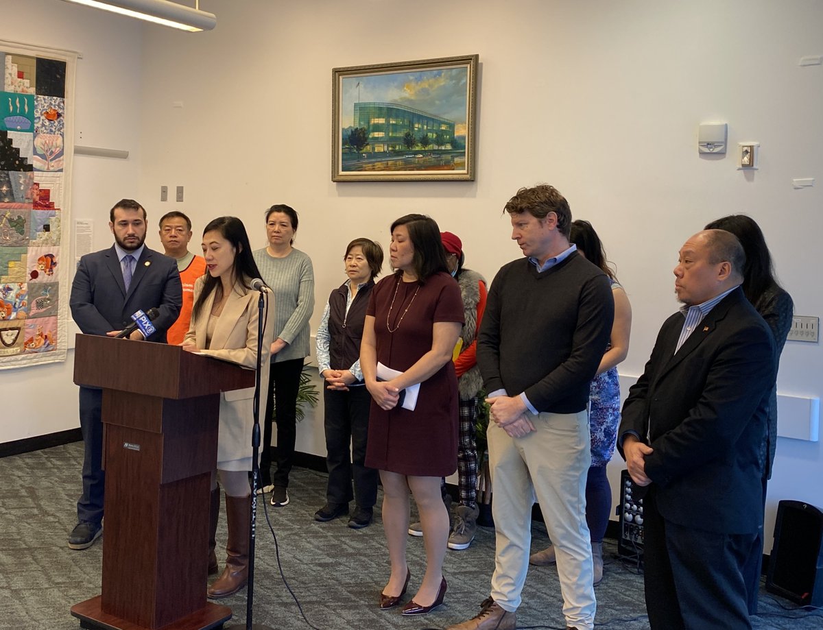 Too many New Yorkers are being robbed of the money they rely on to put food on the table. I joined my colleagues in government and victims on Friday to highlight the urgent need to combat and prevent the theft of SNAP benefits. 🧵