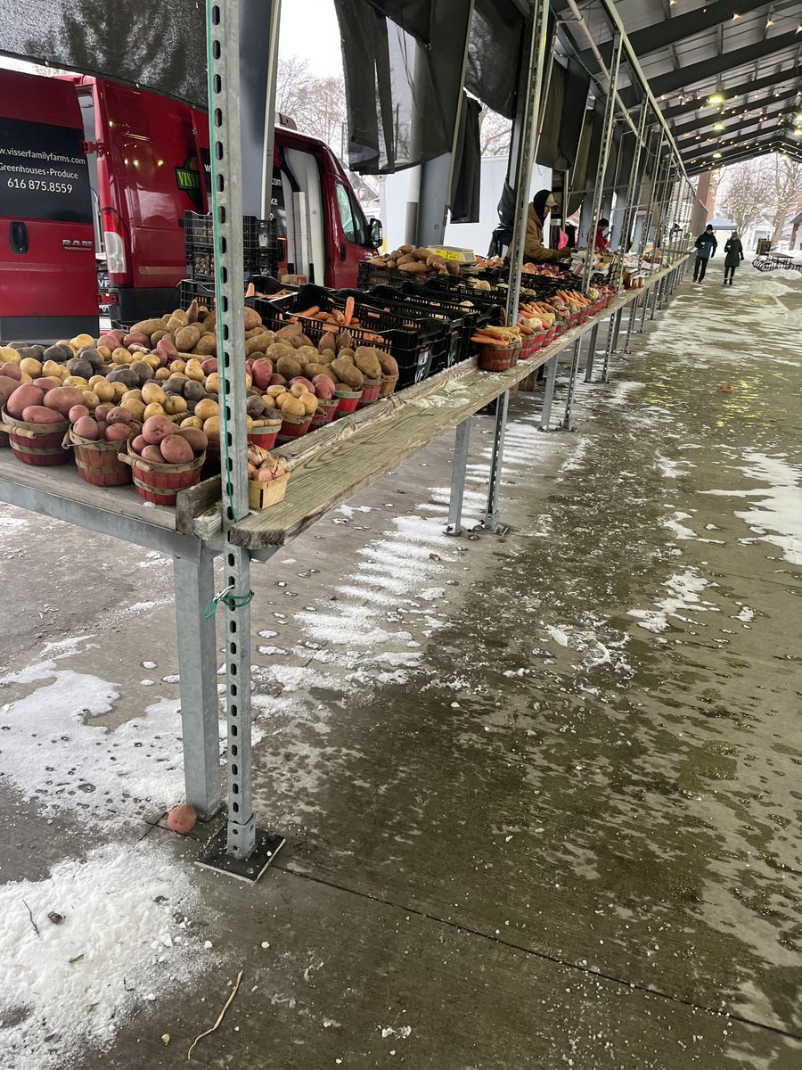 More of a dreary day today, that's for sure! But, what better day to visit us and stock up on veggies for the week! I'm thinking about all the comfort foods and soups right now. You can find us at Fulton Street and Holland Market until 1pm today.