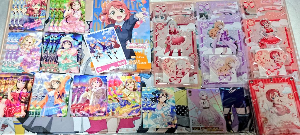 ラブカのカードサイズ、ほぼヴァイスシュヴァルツと一緒の63×88だっ