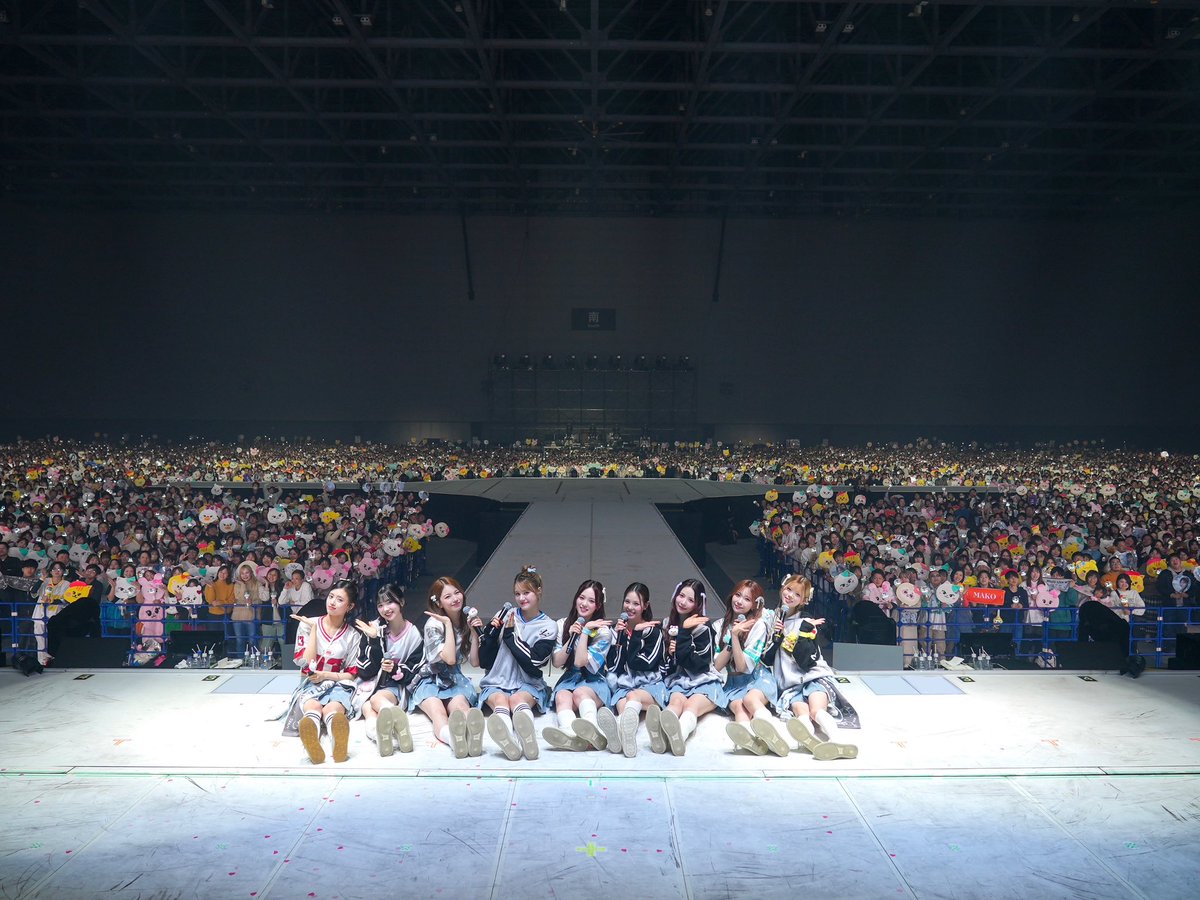 NiziU__official's tweet photo. 愛知公演1日目ありがとうございました🌠

広い会場に響くWithU��大きな声が嬉しくて
ハイテンションなLIVEになりました！
みなさんも楽しんでいただけましたかॽ͙ॽ͙

味噌カツ食べて明日も盛り上がりましょう♪
あいちてる〜💗

#NiziU #ニジュー #니쥬 
#NiziU_tour #LivewithU2024_2025
#AWAKE_tour https://t.co/sNwViFrIyX