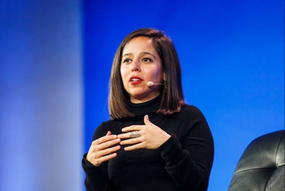 The Airbnb Résumé That Broke the Internet.

Nina threw out her resume and created something so genius, it impressed top execs and sparked a global conversation.

Here's how she stunned the CEO of Airbnb: