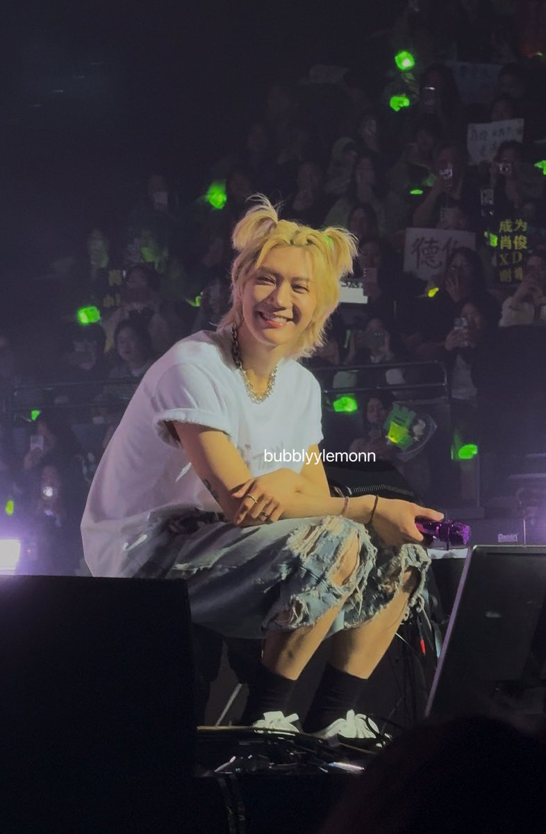 bubblyylemonn's tweet photo. Too cute 😂😂

#WayV_ONTHEWay_in_MACAU 
#WayV #NCT #ten #李永欽 #テン #텐 https://t.co/oNjmngk4uy