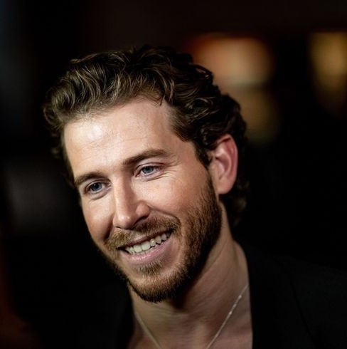 mandy ✨ | benophie 🎭 & philoise 🌻 era tweet media