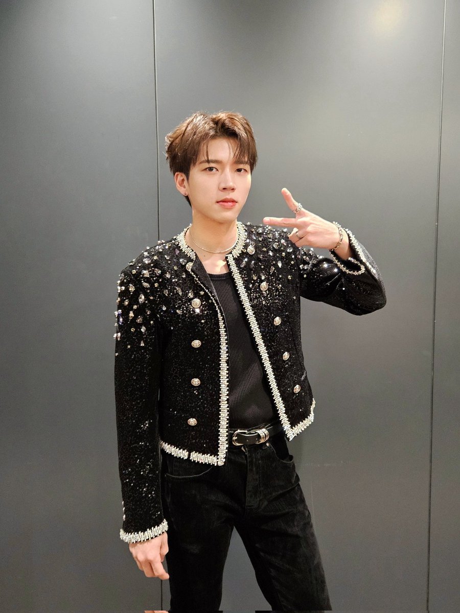 [📸]

2024 - 2025 INFINITE
15TH ANNIVERSARY CONCERT
<LIMITED EDITION> in YOKOHAMA 1일 공연 종료!

공연장을 사랑으로 꽉 채워 주셔서 감사합니다!
인스피릿이 행복하면 우현이도 행복해🫶🥰

#남우현 #NAMWOOHYUN
#인피니트 #INFINITE
#15TH_ANNIVERSARY_CONCERT
#LIMITED_EDITION #YOKOHAMA