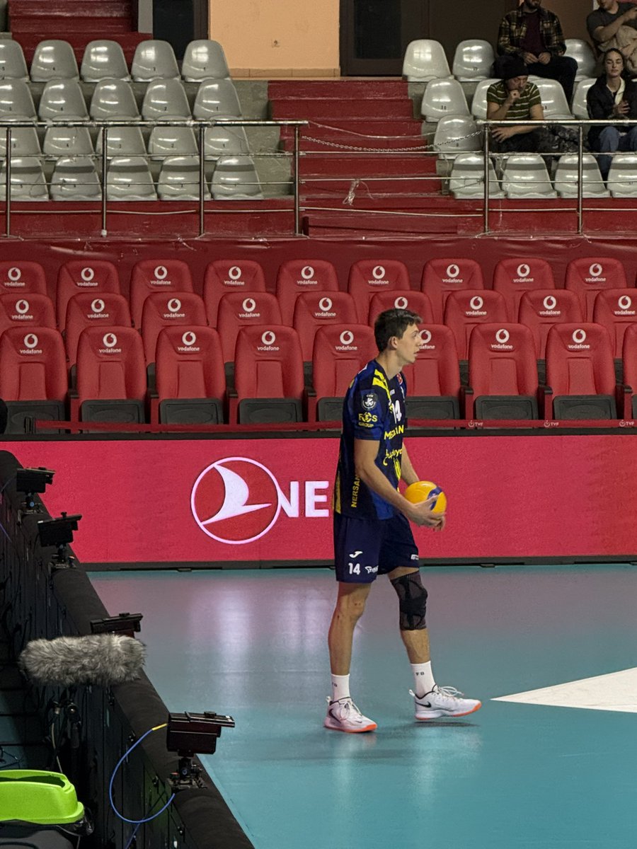 kimin olimpiyat medalisti ortasıymış bu 🪬