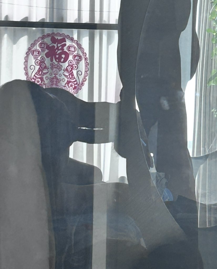 奴才就是奴才，就是喜欢伺候主子，最后喉射！挺舒服😌！考眼力的时候到咯，看看有多长啊……
#粗大调教 #深喉 #主奴