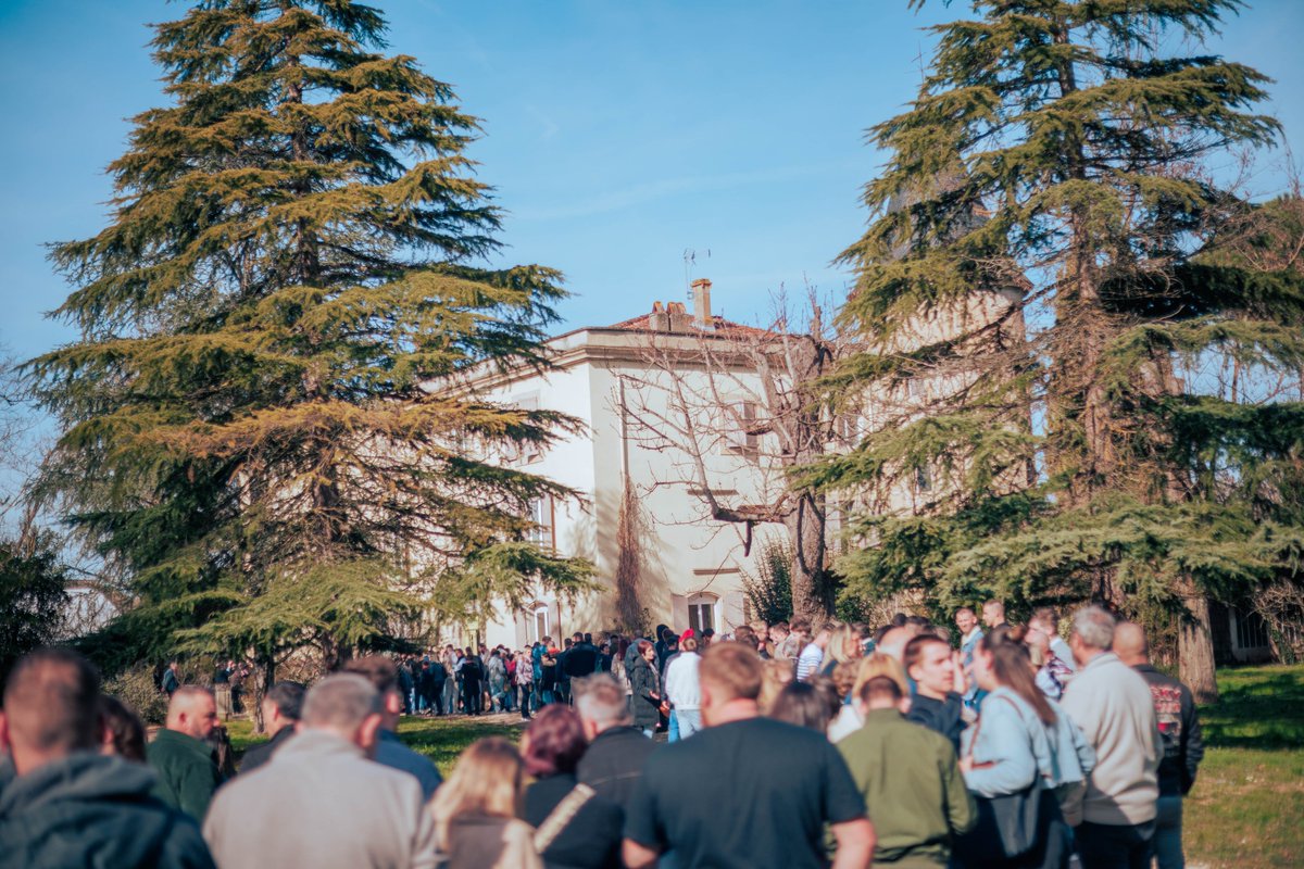 J_Bardella's tweet photo. Le RN apparaît aujourd'hui comme la principale force d'espoir pour des millions de Français.

Comme partout en France, ici dans le Tarn, avec notre responsable départemental et élu local @BacouJulien, avec @GuilhemCarayon de nos alliés de l'UDR, nous sommes prêts à tourner la page d'Emmanuel Macron.