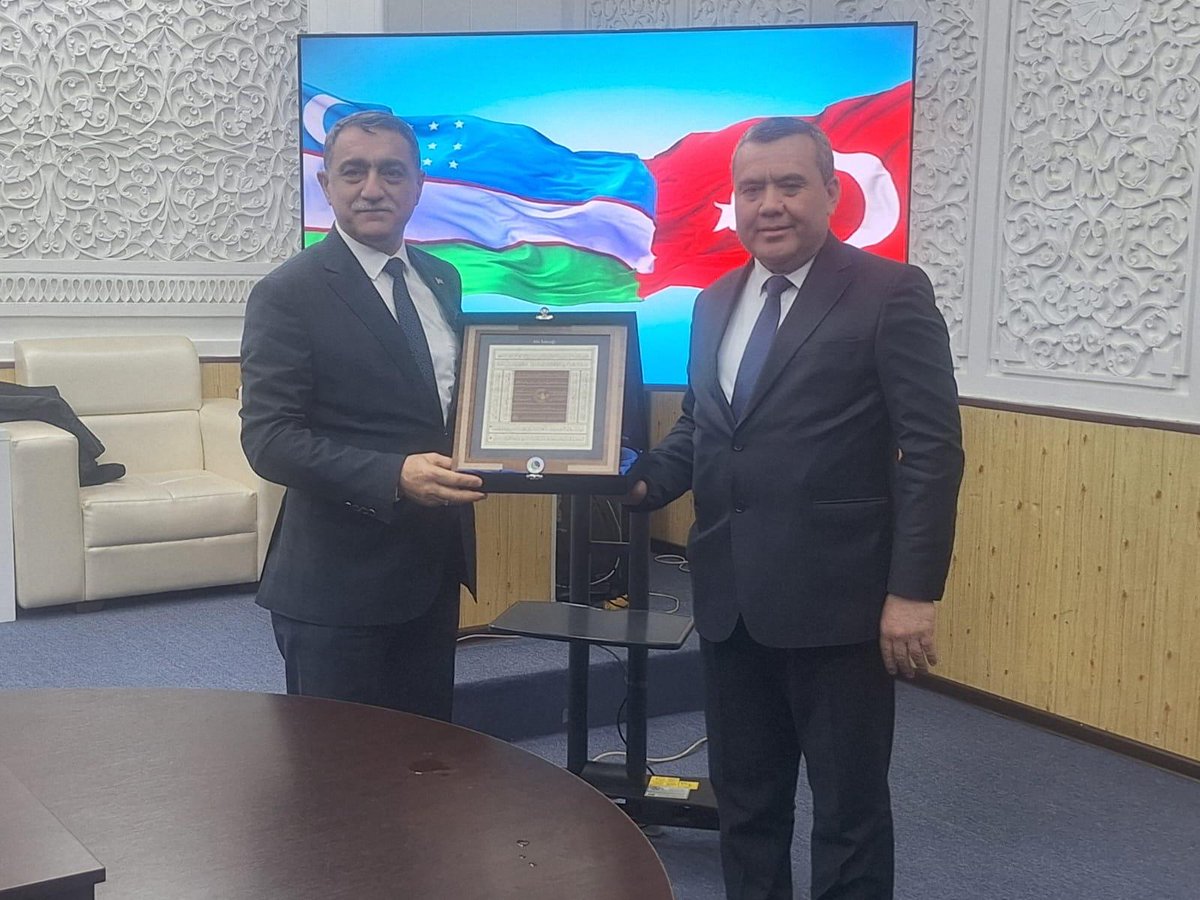 Verimli çalışmalar yaptığımız Özbekistan ziyaretinde, Taşkent Devlet Tarım Üniversitesi ile de iş birliği protokolü imzaladık. Ortak projeler hazırlayacağımız protokol sayesinde öğrenci ve akademisyen değişimleri gerçekleşecek olup, inşallah birlikte gelişeceğiz...